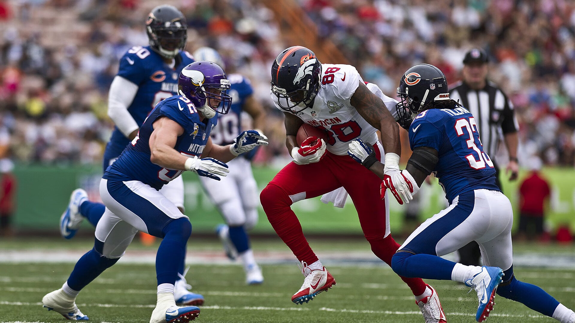 kaiyun体育app-红蓝双方大战引人关注，比赛结果悬念迭起，红蓝双方对战