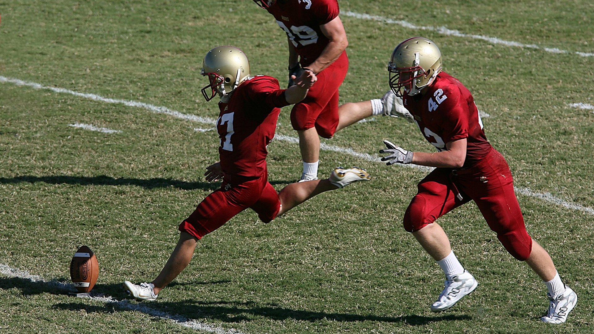 青少足球“技能+素养”全面提升，行业发展持续提速，青少年足球基础训练